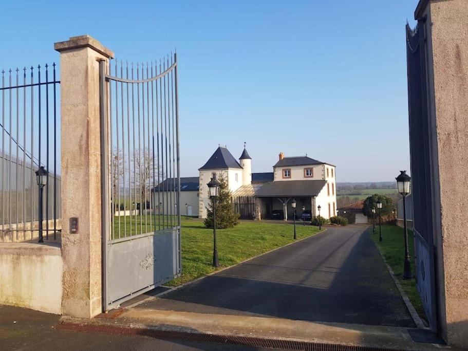 Вилла Le Logis Cholet 49300 Lieu Exceptionnel En Famille Ou Amis Mazieres-en-Mauges Экстерьер фото